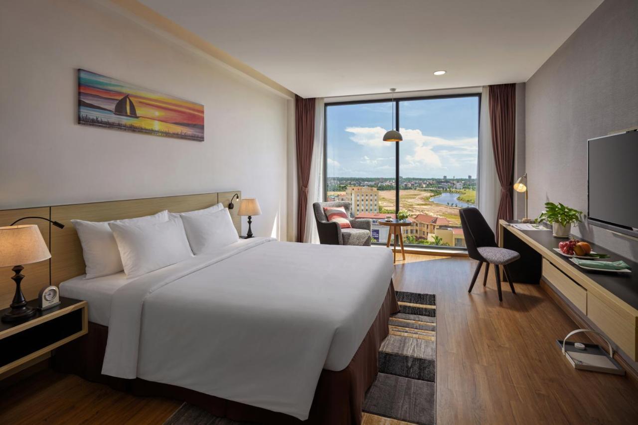 Hotel Khach San Sam Quang Binh Dong Hoi Zewnętrze zdjęcie